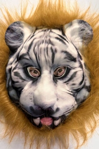 Kahverengi Saçlı Dişli Kaplan Maskesi Mega Peluş 25 No