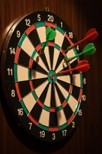 Kaliteli Ahşap 15 İnç Dart Tahtası Kolay Montajlı 4 Ok