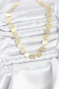 Kare Plaka Model Gold Renk Kadın Kolye