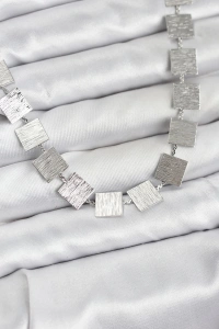 Kare Plaka Model Gümüş Renk Kadın Kolye