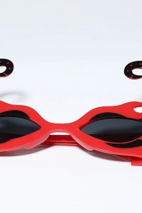 Kırmızı Alevli Parti Gözlüğü