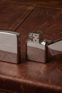 Klasik Zippo Çakmak - Gümüş Renkli - Rüzgara Dayanıklı