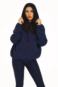 Kore Model Yıldız Baskılı Kanguru Cepli Kadın Sweat Lacivert