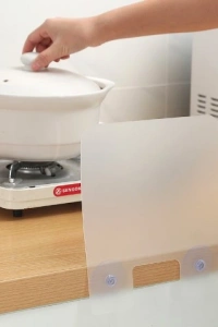 Lavabo ve Ocak Sıçrama Önleyici Vantuzlu Kalkan