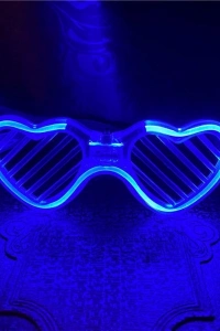 Mavi LED Işıklı Kalp Gözlük – 3 Modlu