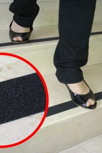 Merdiven ve Zemin Kaydırmaz Bant