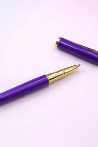 Mor Yaprak Desenli Deri Defter - Roller Metal Kalem - Özel Hediye Seti