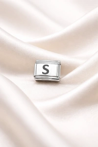 Nomination Uyumlu S Harfli Charm – Paslanmaz Çelik, Kişiye Özel Harfli Bileklik Aksesuarı