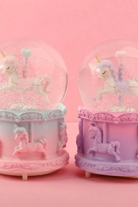 Orta Boy Müzikli Unicorn Kar Küresi