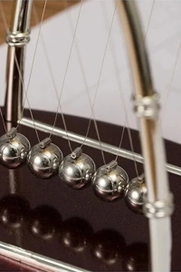 Oval Tabanlı Newton Balans Beşiği