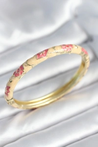 Pembe Renk Detaylı Mineli Kelepçe