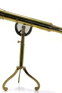 Pirinç Ayaklı Dürbün