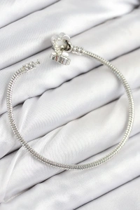 Pirinç Charm Zirkon Taşlı Yonca Model Gümüş Renk Kadın Bileklik