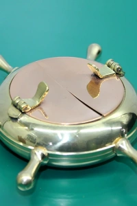 Pirinç Dümenli Kapaklı Küllük