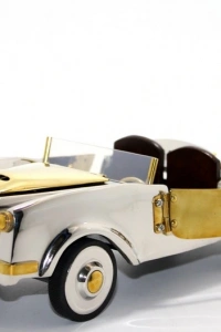 Pirinç Eski Model Araba