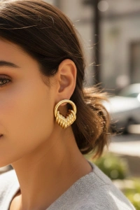 Pirinç Gold Renk Halka Sarmal Model Vintage Kadın Küpe