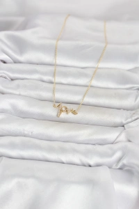 Pirinç Gold Renk Kalp Ritmi Model Kadın Kolye