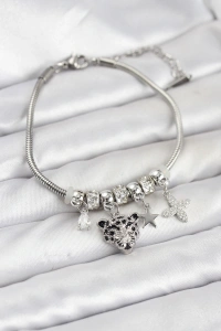 Pirinç Gümüş Renk Kaplan Model Charmlı Kadın Bileklik