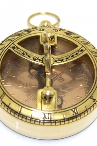 Pirinç Güneş Saati Ve Pusula Modeli