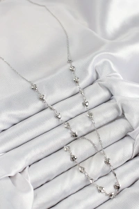 Pirinç Zirkon Taşlı Kalp Model Gümüş Renk Y Kolye