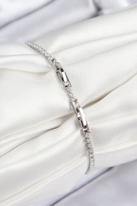 Pirinç Zirkon Taşlı Yonca Model Gümüş Renk Kadın Bileklik