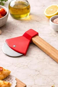 Pizza Kesici - Balta Tasarımlı - Ahşap Saplı - Paslanmaz Çelik Bıçaklı