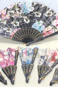 Plastik Çiçek Desenli Yelpaze