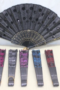 Plastik Pullu Yelpaze Siyah Renk