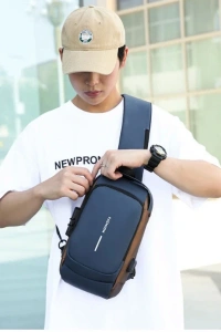 Powerbank Destekli Erkek Ön Göğüs Çantası