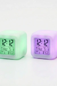 Renk Değiştiren Küp Saat