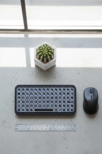 RGB Işıklı Kablosuz Mini Klavye 10 mm İnce Gövde