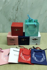 Romantik Gül Yüzük Kutusu Kare