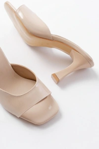 S-617 Bej Rugan Günlük Topuklu Kadın Terlik