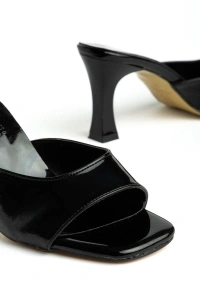 S-617 Siyah Rugan Günlük Topuklu Kadın Terlik