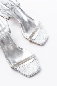 S-890 Gümüş Çift Bantlı Taşlı Kalın Topuklu Kadın Ayakkabı