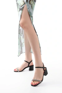 S-890 Siyah Çift Bantlı Taşlı Kalın Topuklu Kadın Ayakkabı