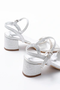 S-900  Gümüş Bantlı Taşlı Kalın Şeffaf Topuklu Kadın Ayakkabı