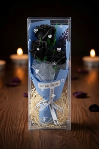 Şeffaf Kutulu Üç Gül Buketi