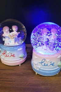 Sevimli Sevgililer Büyük Boy Kar Küresi