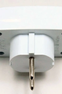 Seyahat Tipi Universal Çoklu Priz Adaptörü