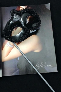 Siyah Işıltılı Tutmalı Fotoğraf Çekimi Maskesi