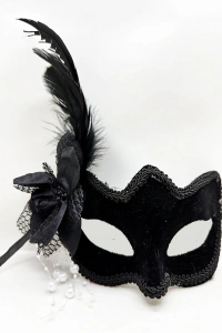 Siyah Süet Yandan Tüylü İncili Parti Maskesi
