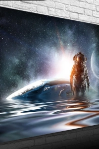 Su bulunan Gezegen ve Astronot Kanvas Tablo 50 x 70