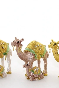 Swarovski Yavrulu Deve Model 2