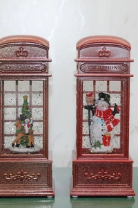 Telefon Kulübesi Tasarımlı Yılbaşı Temalı Işıklı Müzikli Kar Küresi Model 2