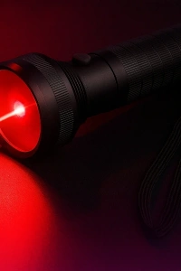 UV Işığı ve Lazer Özellikli El Feneri