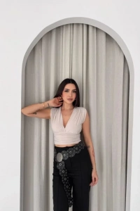 Vatkalı Kolsuz V Yaka Drapeli Crop Bluz Likralı Fit - Boyalı Gri