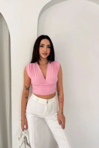 Vatkalı Kolsuz V Yaka Drapeli Crop Bluz Likralı Fit - Pembe
