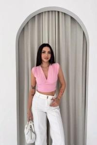 Vatkalı Kolsuz V Yaka Drapeli Crop Bluz Likralı Fit - Pembe