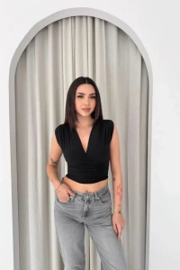 Vatkalı Kolsuz V Yaka Drapeli Crop Bluz Likralı Fit - Siyah